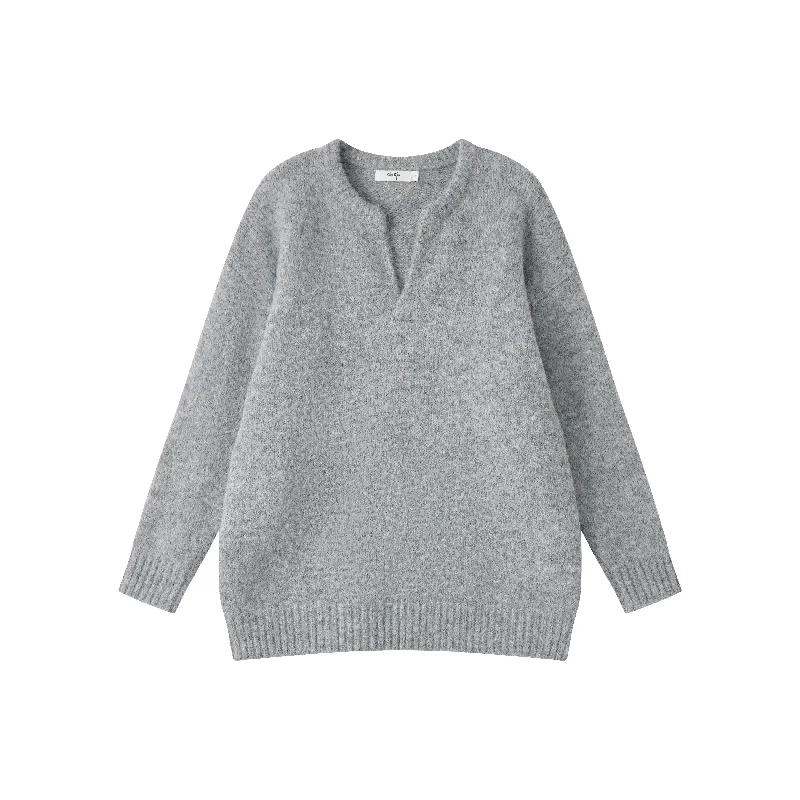 Weekend Bargains to Love 5934Q Notched V-Neck Sweater