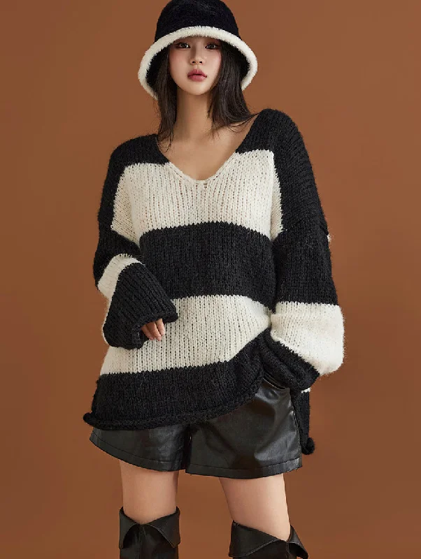 Weekend Shopping Bliss E3177 V-neck Knit