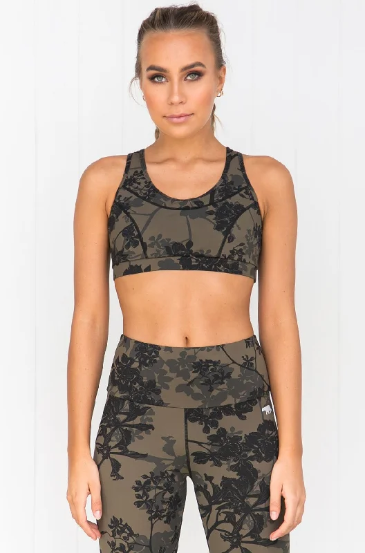 The Best Deal Rihanna Stop Traffic Crop