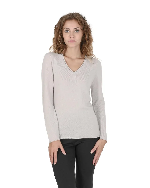 Exclusive Deal Crown of Edinburgh Cashmere Women's Premium Italian Cashmere V-Neck Sweater in Grey - 40 EU Exclusive Deal Crown of Edinburgh Cashmere Women's Premium Italian Cashmere V-Neck Sweater in Grey - 40 EU