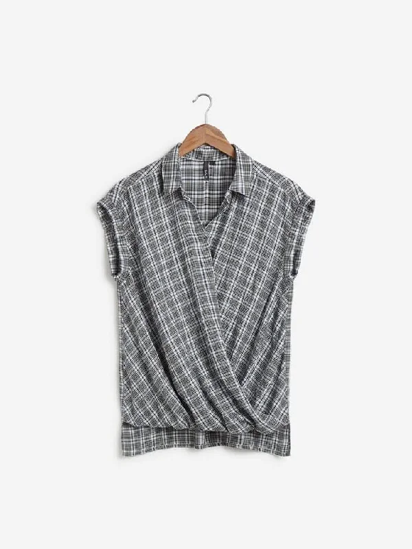 Weekend Discounts to Relish LOV Black Checkered Autumn Top