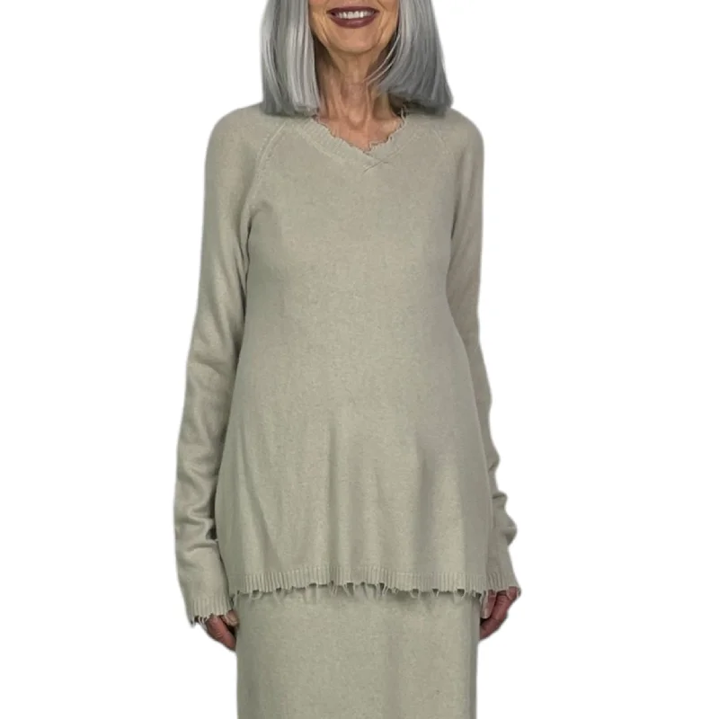 Weekend Offers That Excite V-NECK PULLOVER SWEATER