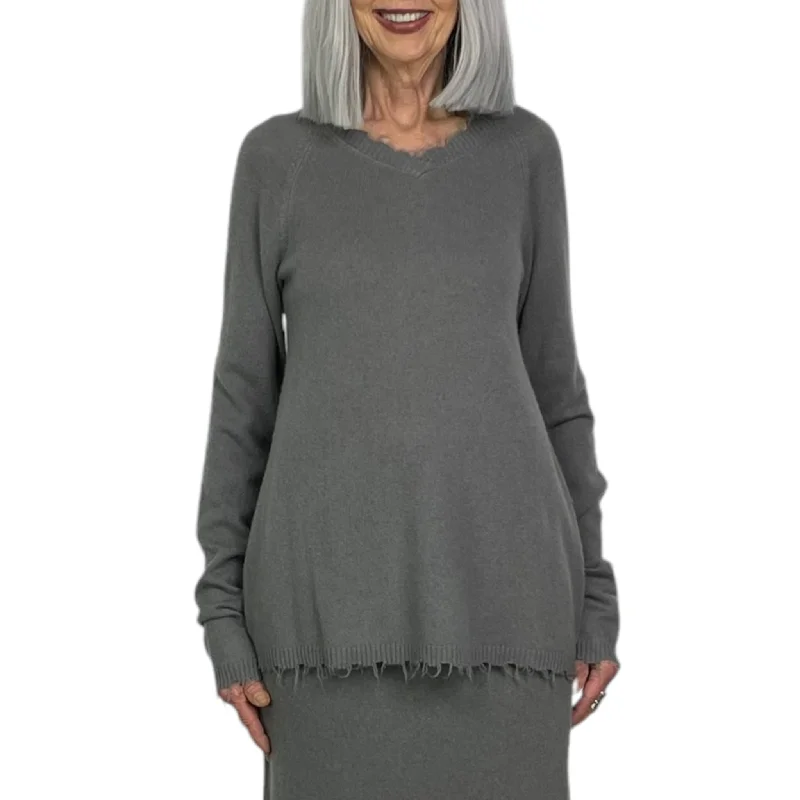 Weekend Deals That Impress V-NECK PULLOVER SWEATER