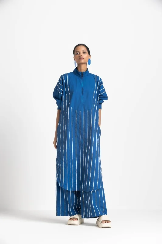 Best Bargains U-Yoke Embroidered Tunic - Electric Blue
