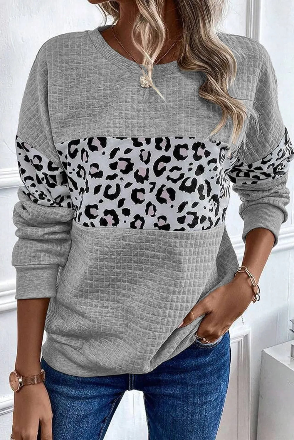 Weekend Savings Extravaganza Leopard Round Neck Long Sleeve Sweatshirt